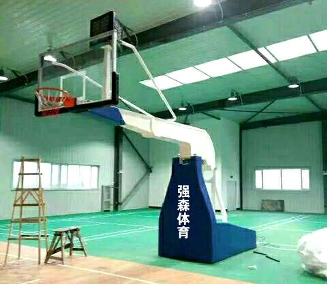 电动液压式升降篮球架